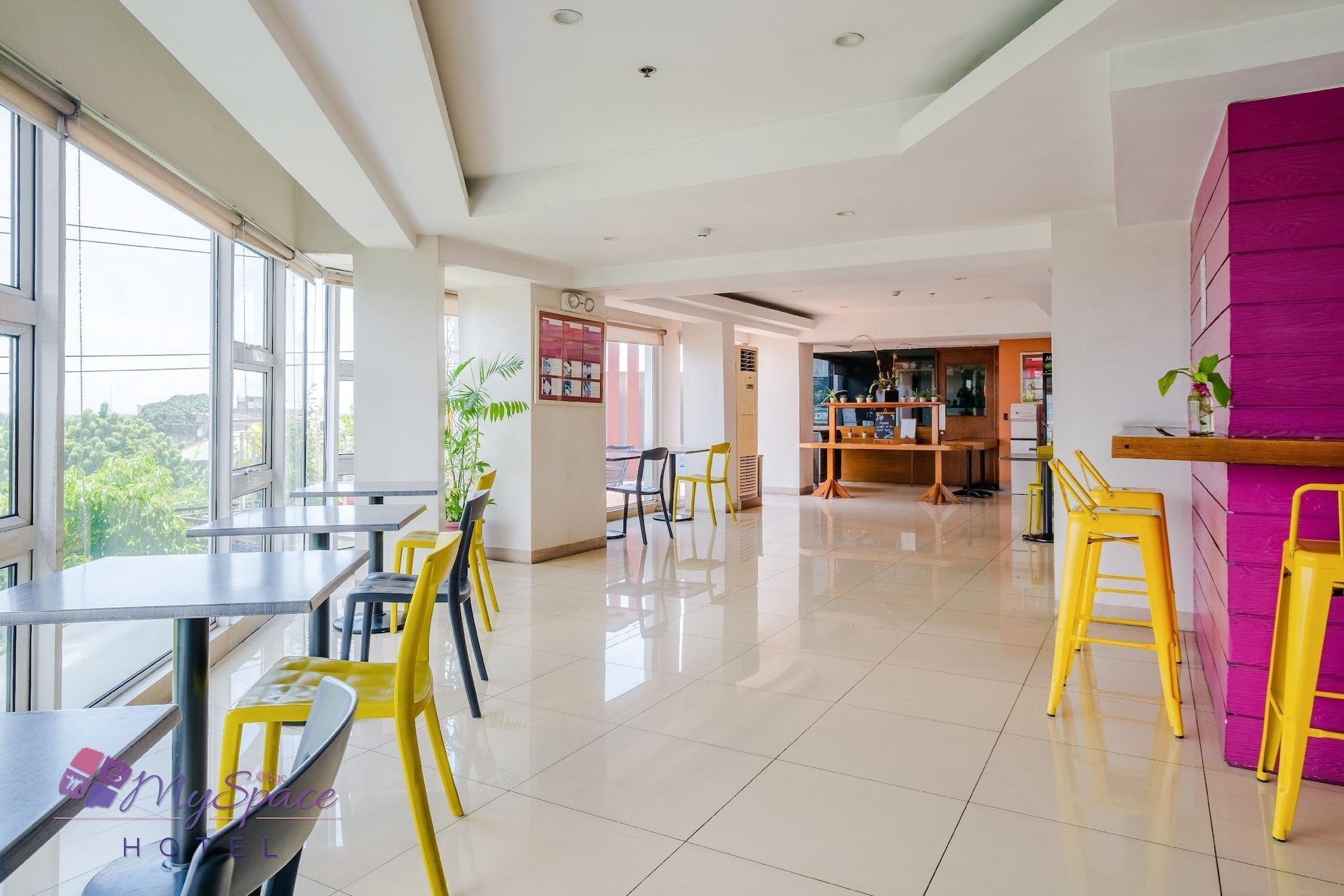 Myspace Hotel @Bgc Pasig City Kültér fotó